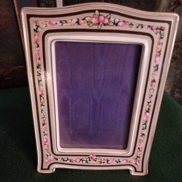 Wedgewood Frame - Picture 4 of 5